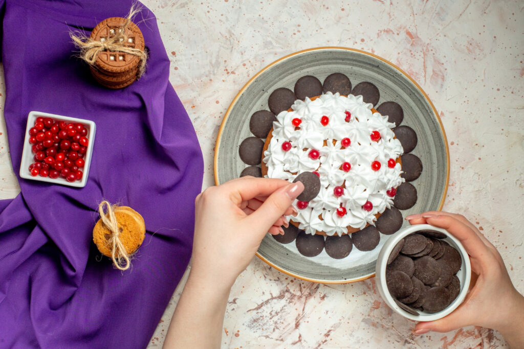 Tips for Decorating a Bundt Cake